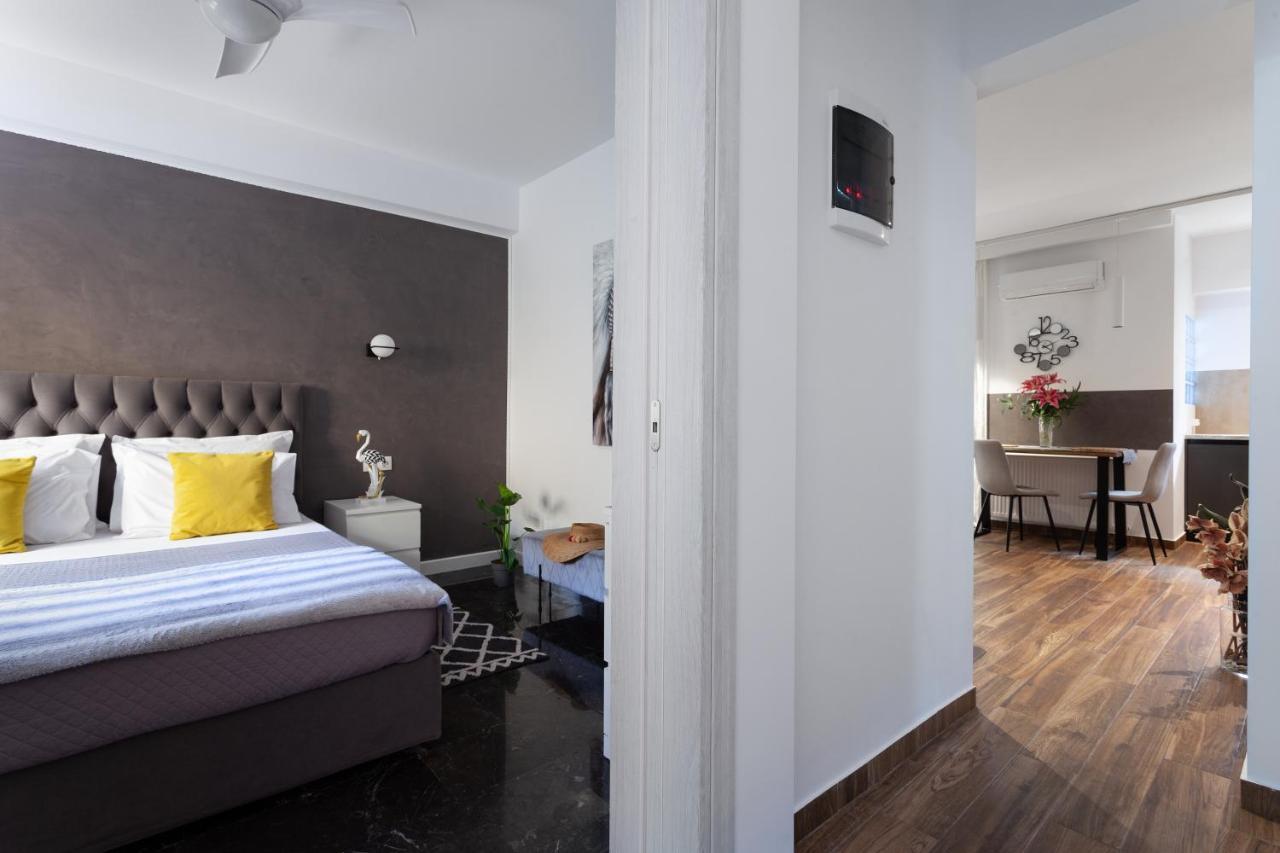 Seaside Apartment By Flisvos Marina アテネ エクステリア 写真